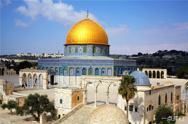 寺庙的山和圆顶的岩石 寺庙的山和圆顶的岩石